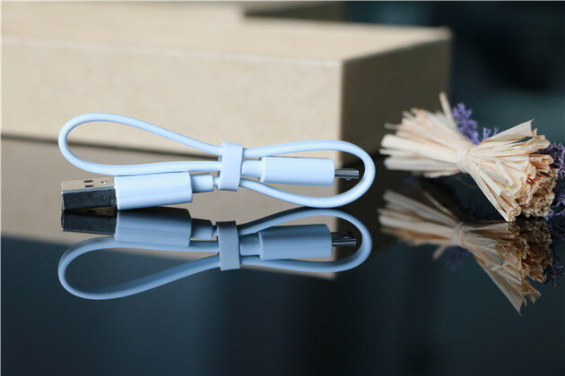 充电WIFI存储两用,流云绝对旅行好伴侣 充电WIFI存储两用,流云绝对旅行好伴侣