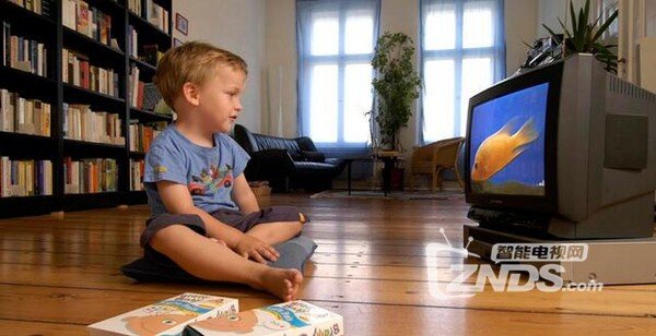 如何正确的看电视以及姿势!_综合交流大区