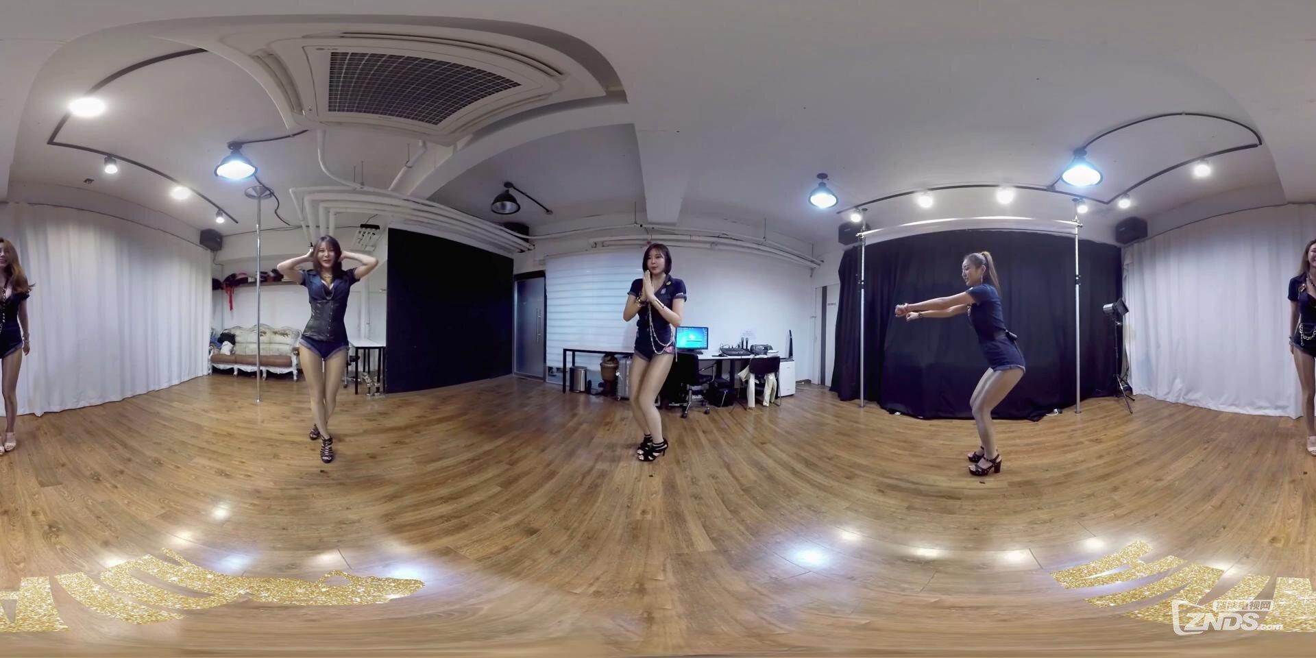 【VR360°全景】美女团体撒娇卖萌只为你12里体美女图片图片