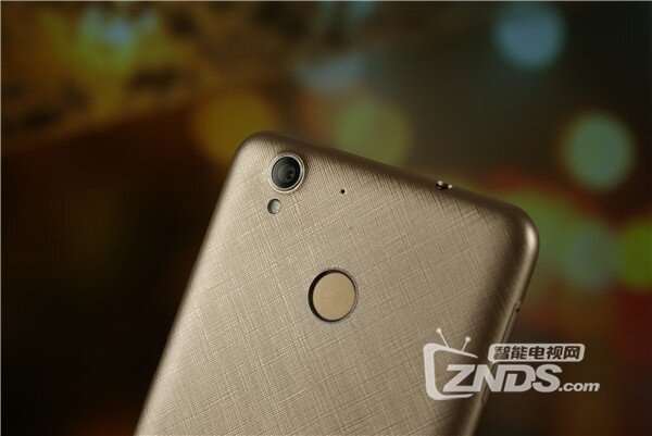 百元手机也玩高清、拍照和指纹--红辣椒NOTE