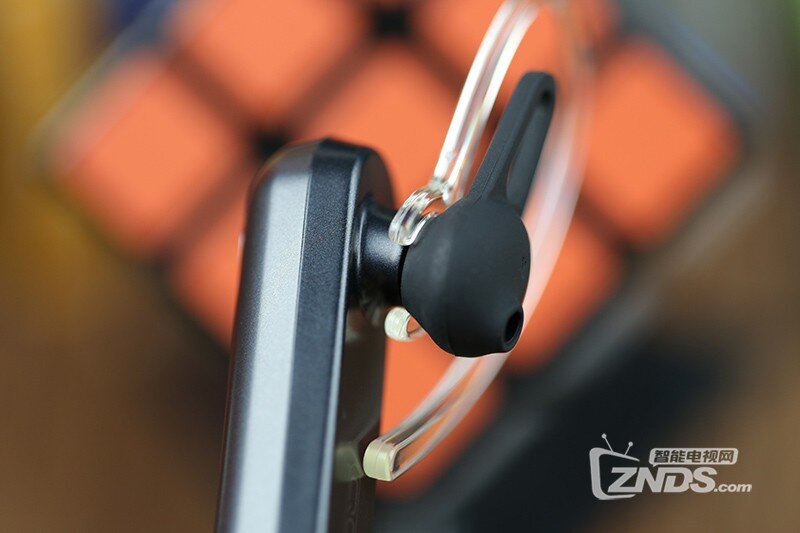 蓝牙耳机测评推荐戴着不累耳朵 214916qfkan0sxsgma8axs.jpg