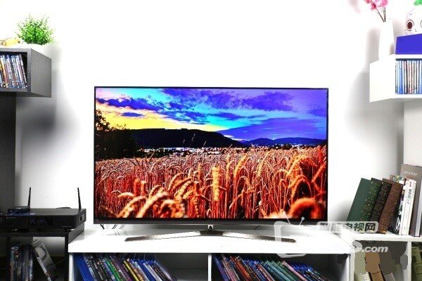 又一款看球神器 海信55吋NU8800U璀璨电视测