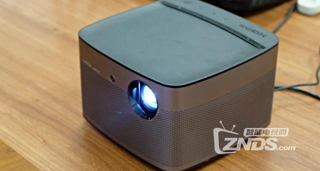 多功能智能投影机设备 极米H1S极光体验评测