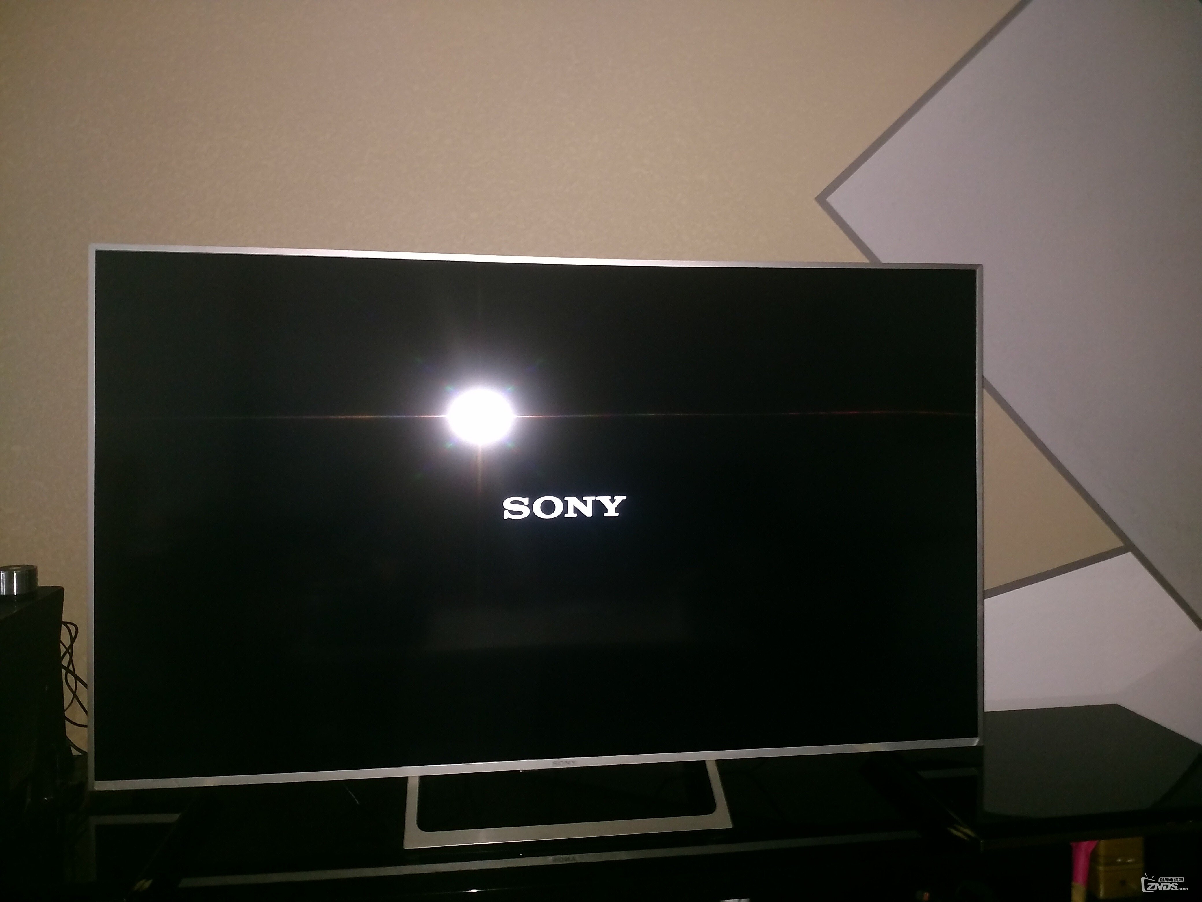 求助，Sony8500E开不了机，屏幕一直显示Sony字样，也关不了._Sony索尼电视