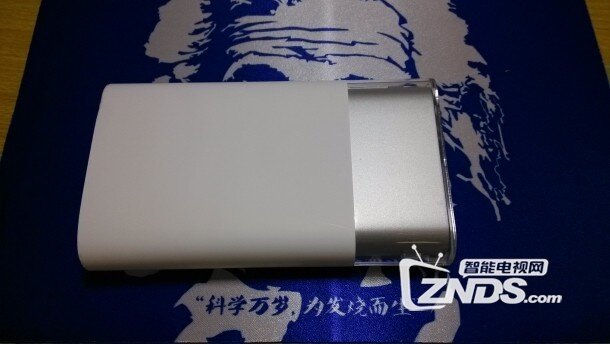 【小米电源开箱】妈妈再也不用担心我上课玩手机没电了！