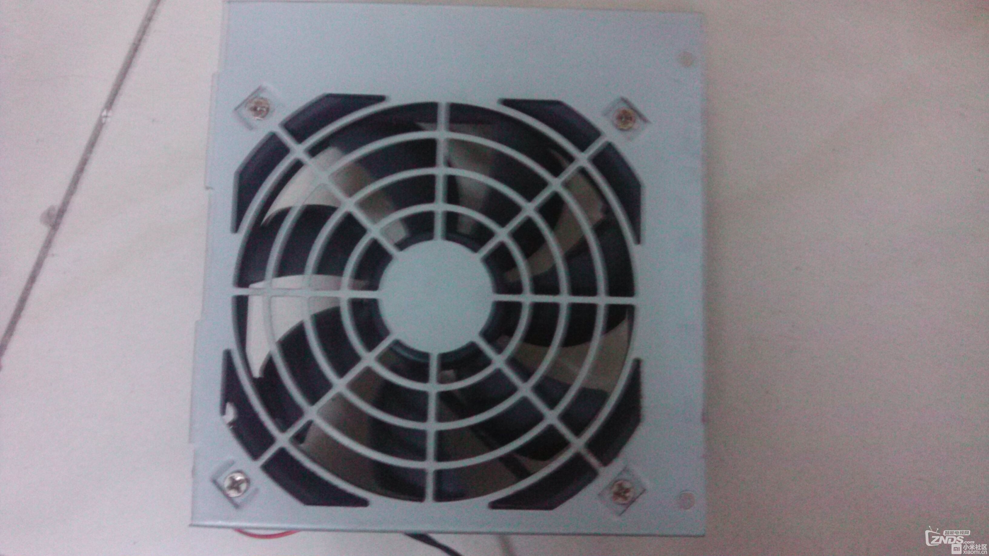 教大家简单几步制作盒子实用散热器！