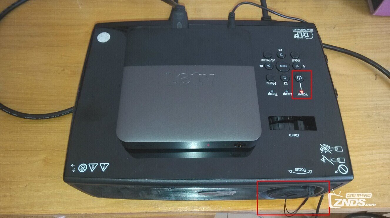 乐视盒子+投影仪+音响=完美视听影院