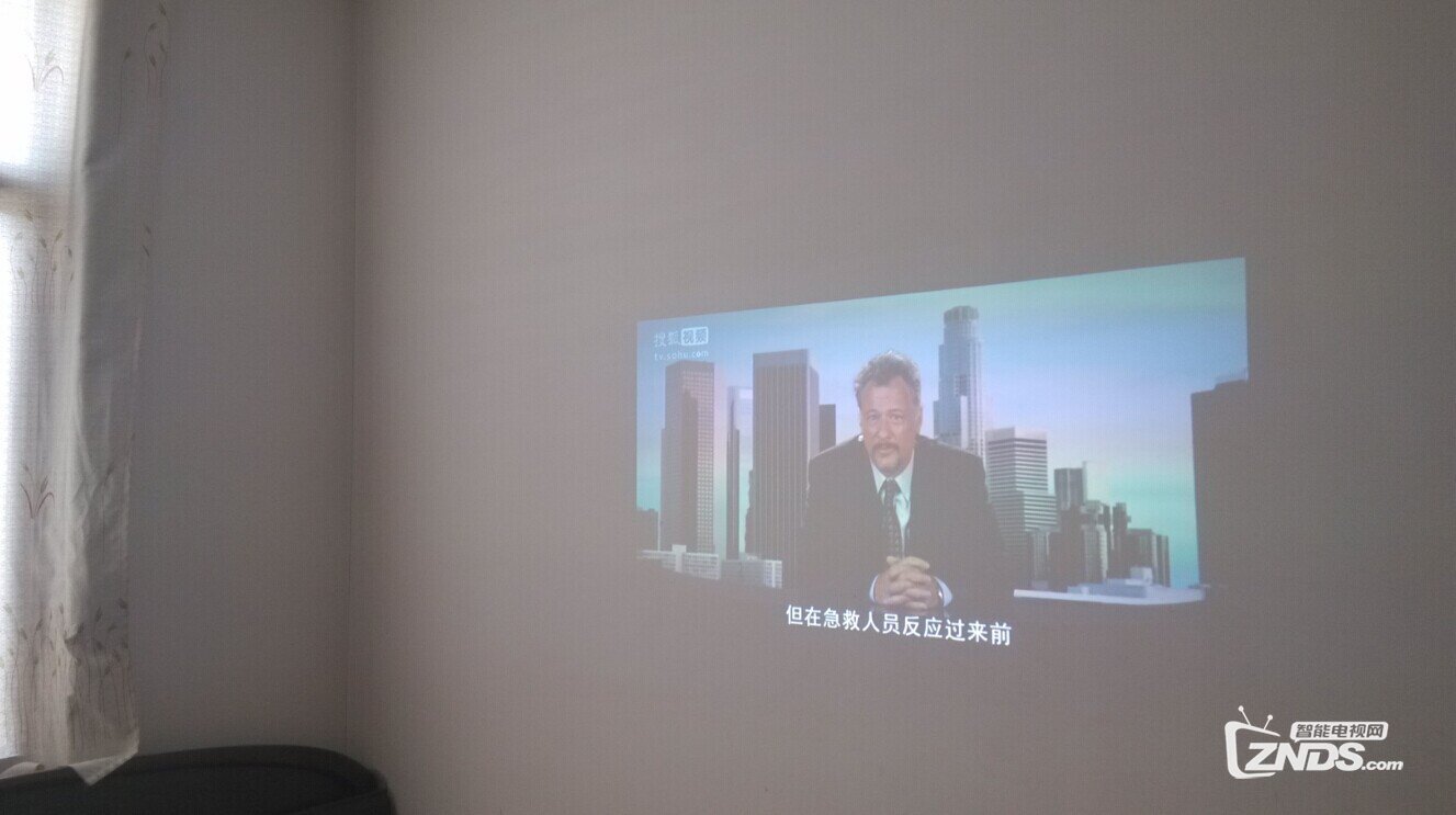 乐视盒子+投影仪+音响=完美视听影院