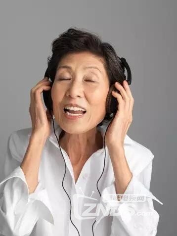 米看盒子分享｜唱歌对爸妈的好处有哪些？转！