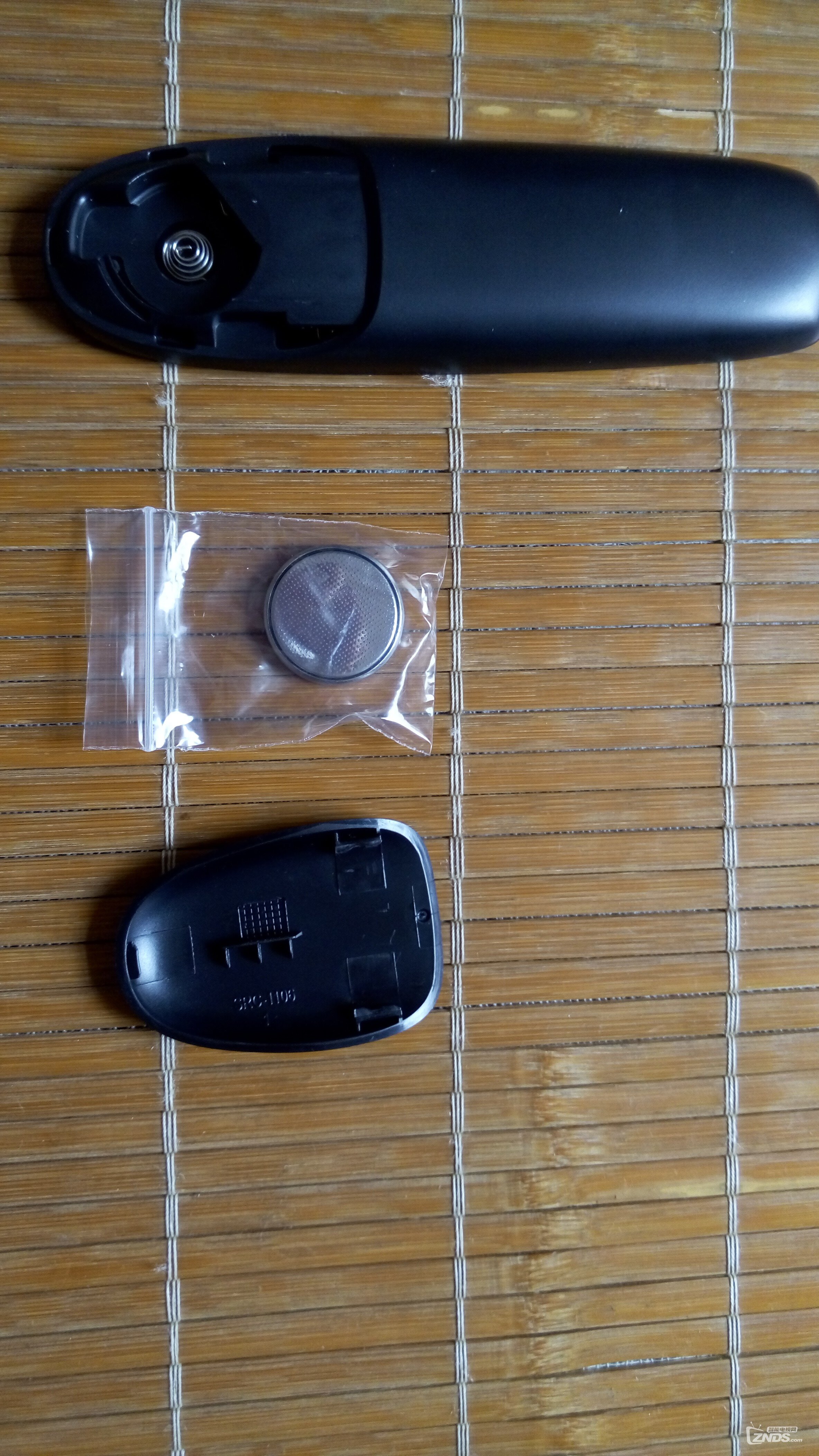遥控器装电池