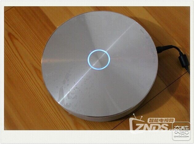 把客厅装扮成电影院，坚果G1智能微型投影仪开箱小分享