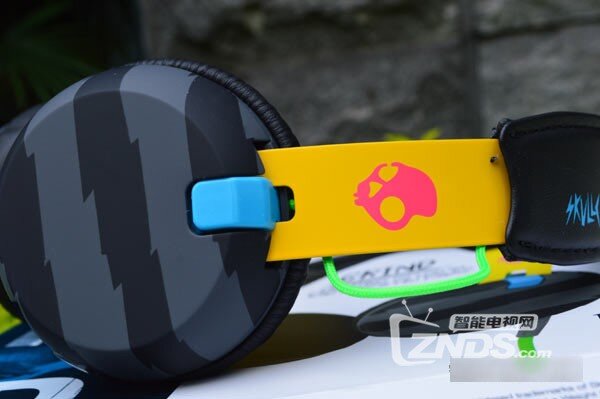 Skullcandy Grind耳机外观鉴赏 国民男身同款