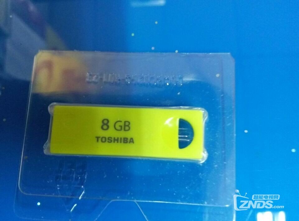给家人的大屏电脑，电视电脑盒子分享免费送U盘鼠标垫收到