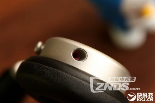 魅族头戴式耳机HD50 音质上乘、佩戴舒适颜值又高
