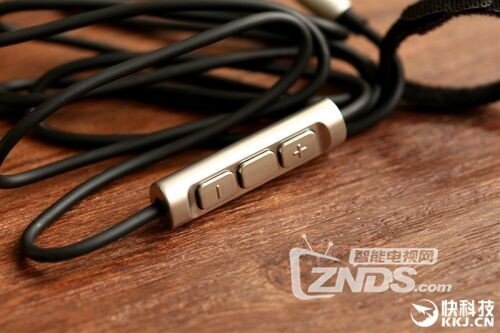 魅族头戴式耳机HD50 音质上乘、佩戴舒适颜值又高