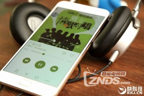 魅族头戴式耳机HD50 音质上乘、佩戴舒适颜值又高