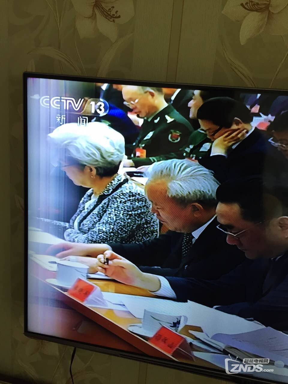 白色或者彩色