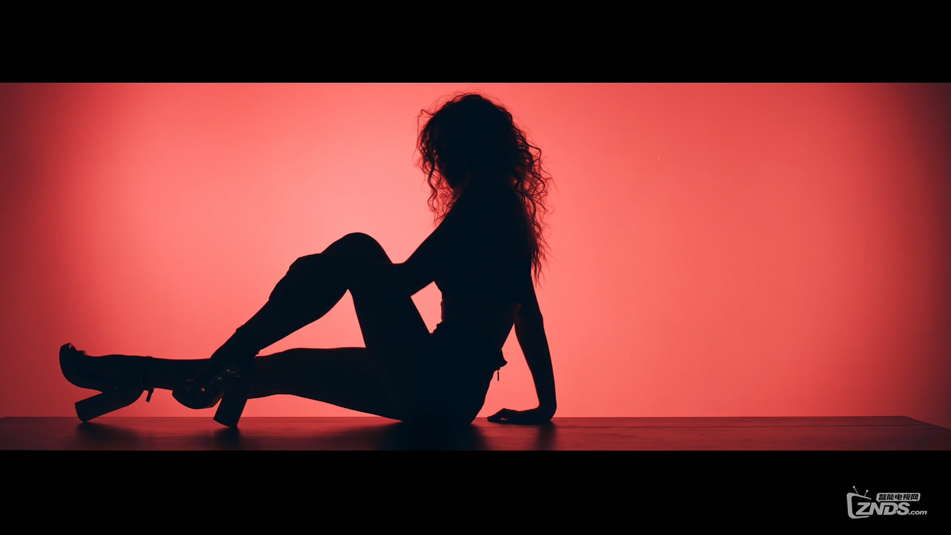 Selfie - В прошлом (LPCM-Master-1080p-ProRes-2015).mov_20160101_025011.093.jpg