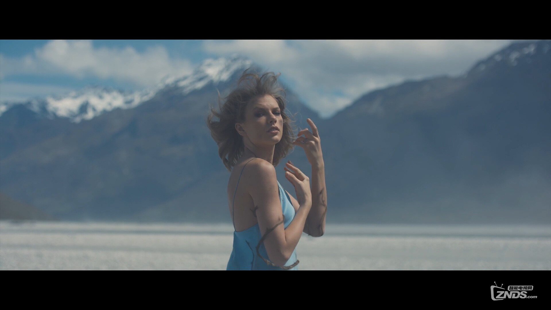 Taylor Swift - Out of the Woods.ts_20160103_194938.984.jpg