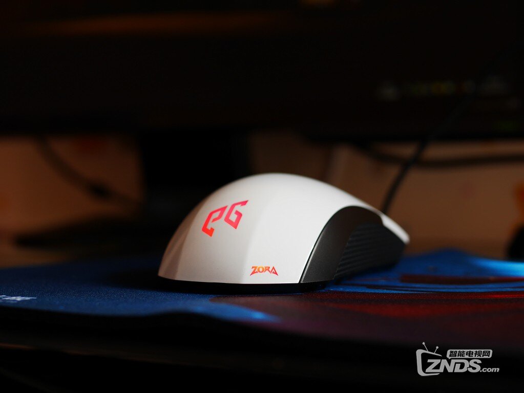异极（Epicgear）魔拉ZORA职业电竞游戏鼠标白色版开箱新固...
