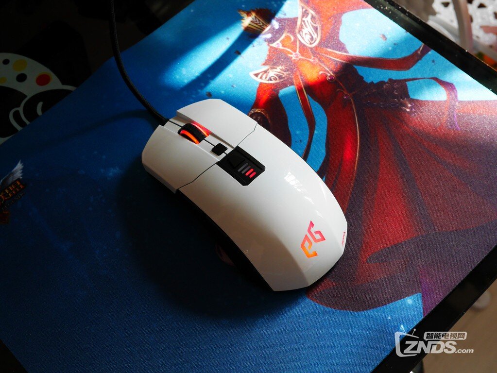 异极（Epicgear）魔拉ZORA职业电竞游戏鼠标白色版开箱新固...