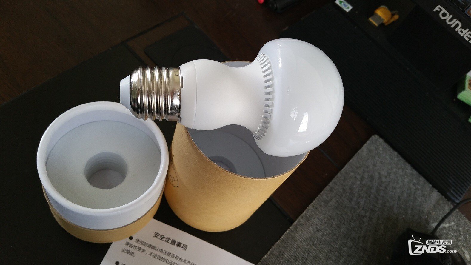 多彩浪漫的智能灯泡——AddLight智能蘑菇灯测评