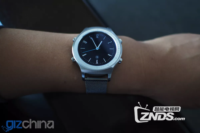 Xwatch圆形表盘设计，采用Android Wear