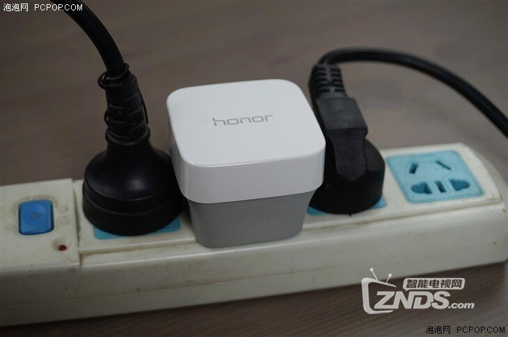 荣耀盒子voice评测  外观独特功能强大