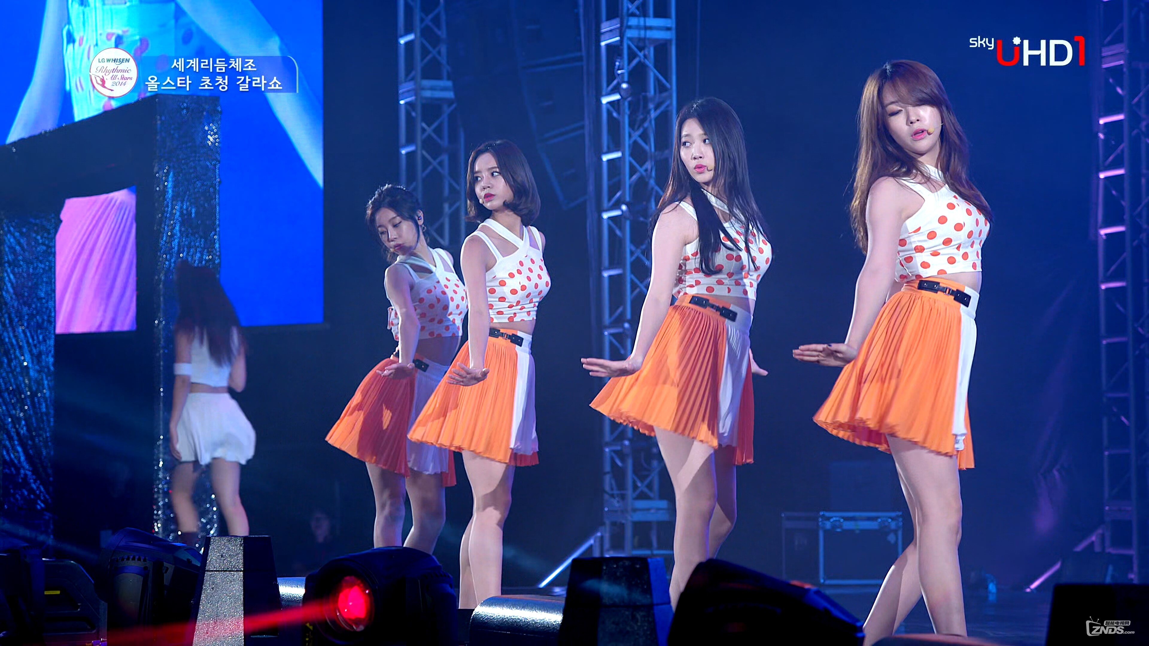 SkyUHD-Girl's Day - Expect Me   Darling (SkyUHD Rhythmic all stars 2014.10..jpg