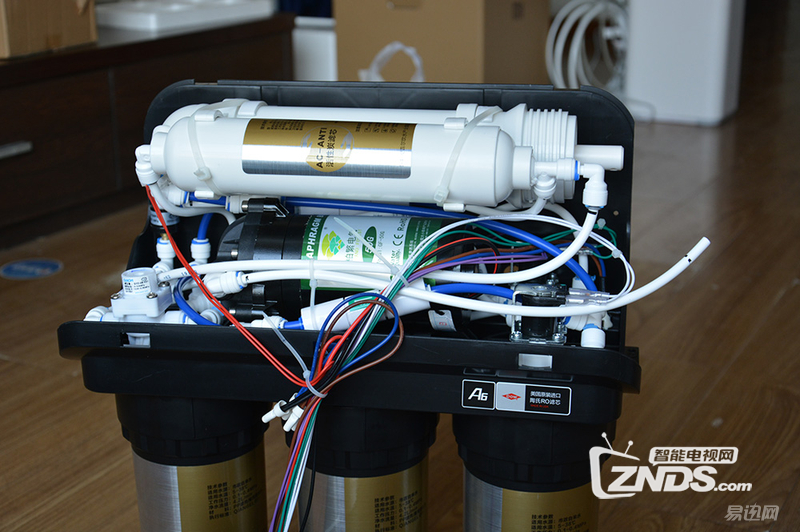 小米净水器厨下式与安吉尔a6对比评测