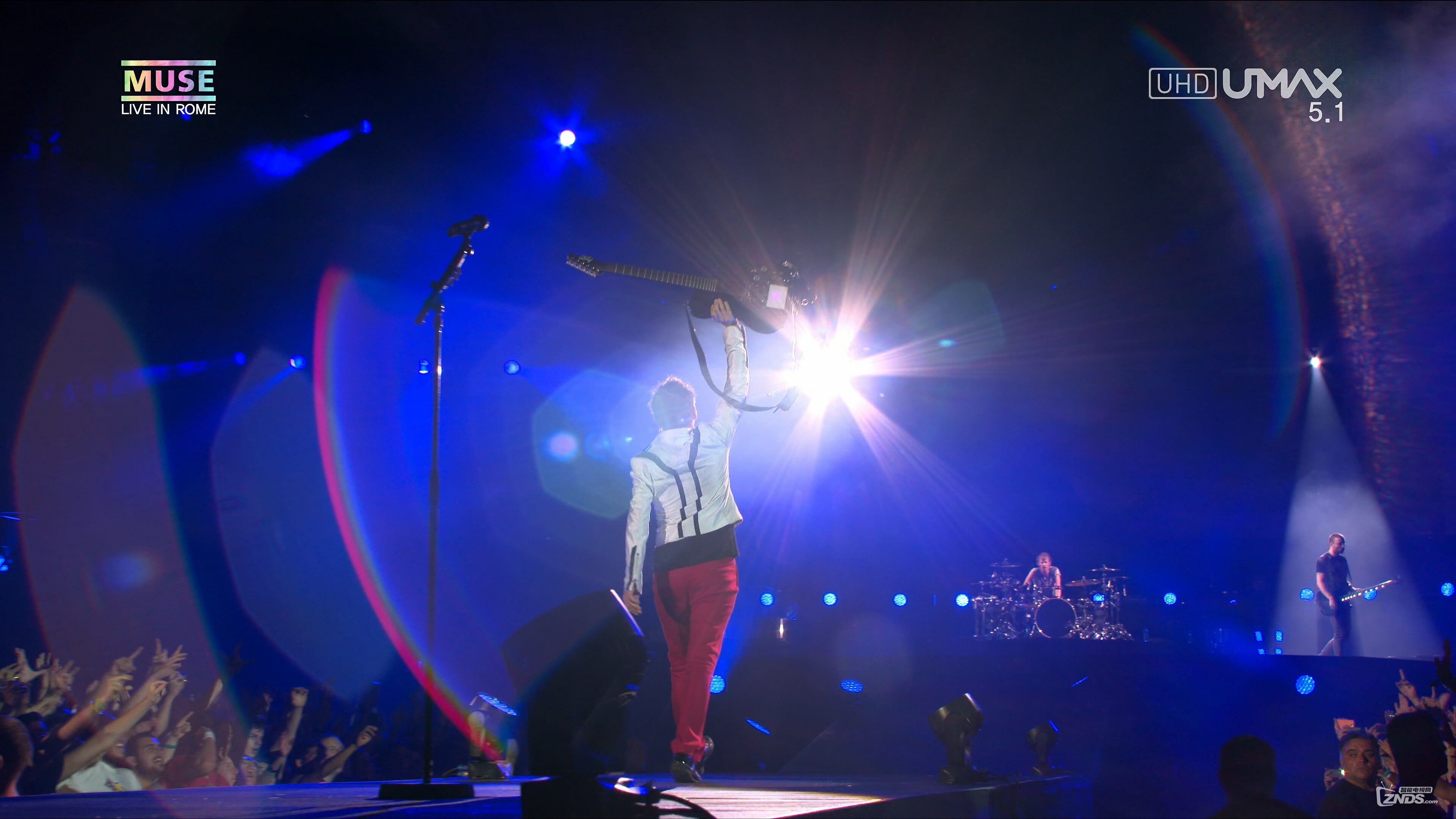 Muse.Live.At.Rome.Olympic.Stadium.2013.2160p.UHDTV.HEVC.mkv_20160312_231710.296.jpg