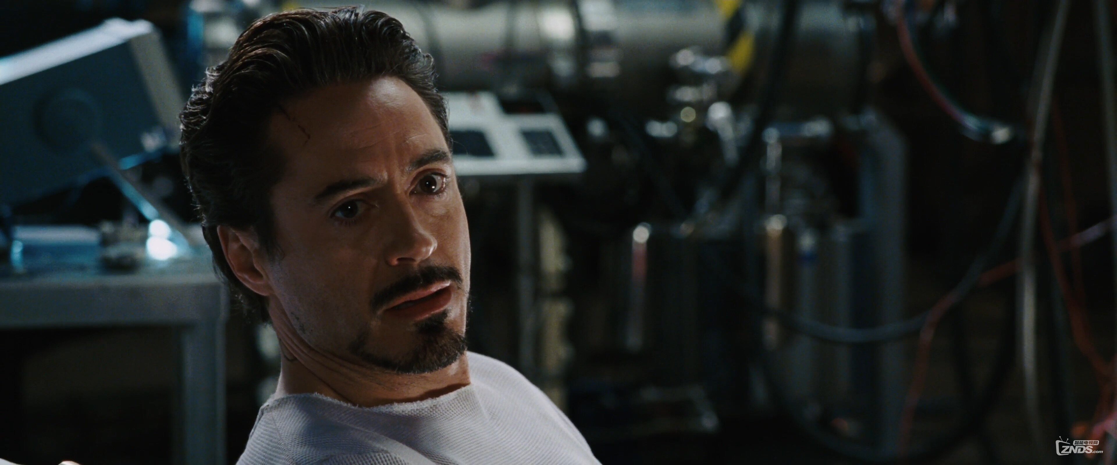 Iron Man (2008) 4K UHD Upscaled AC3 Soup.mkv_20160318_010716.250.jpg