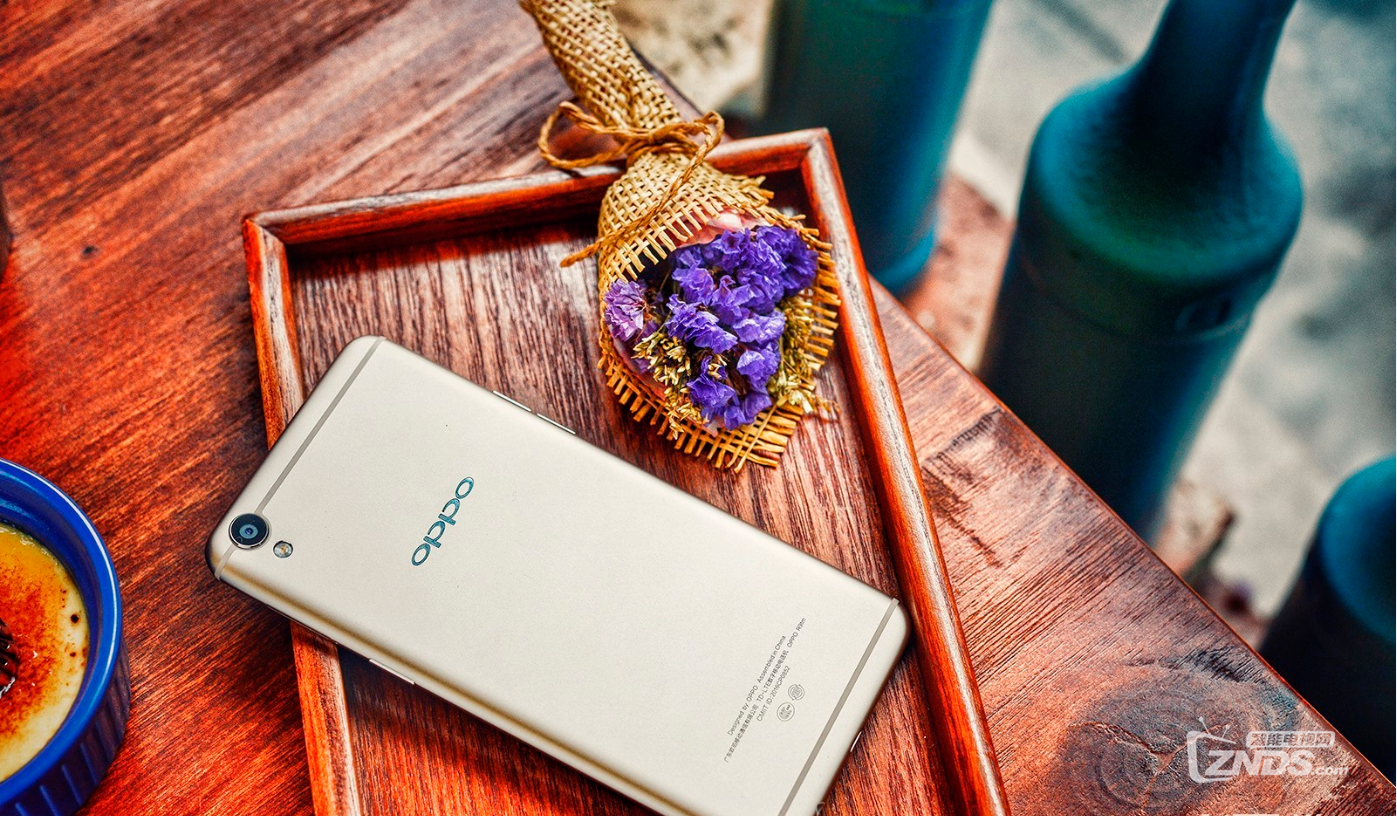 OPPO R9的上手外观体验简单评测