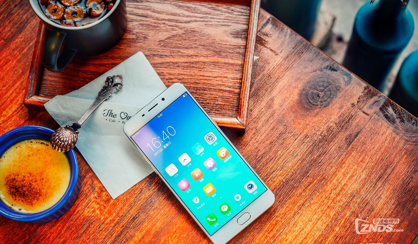 OPPO R9的上手外观体验简单评测