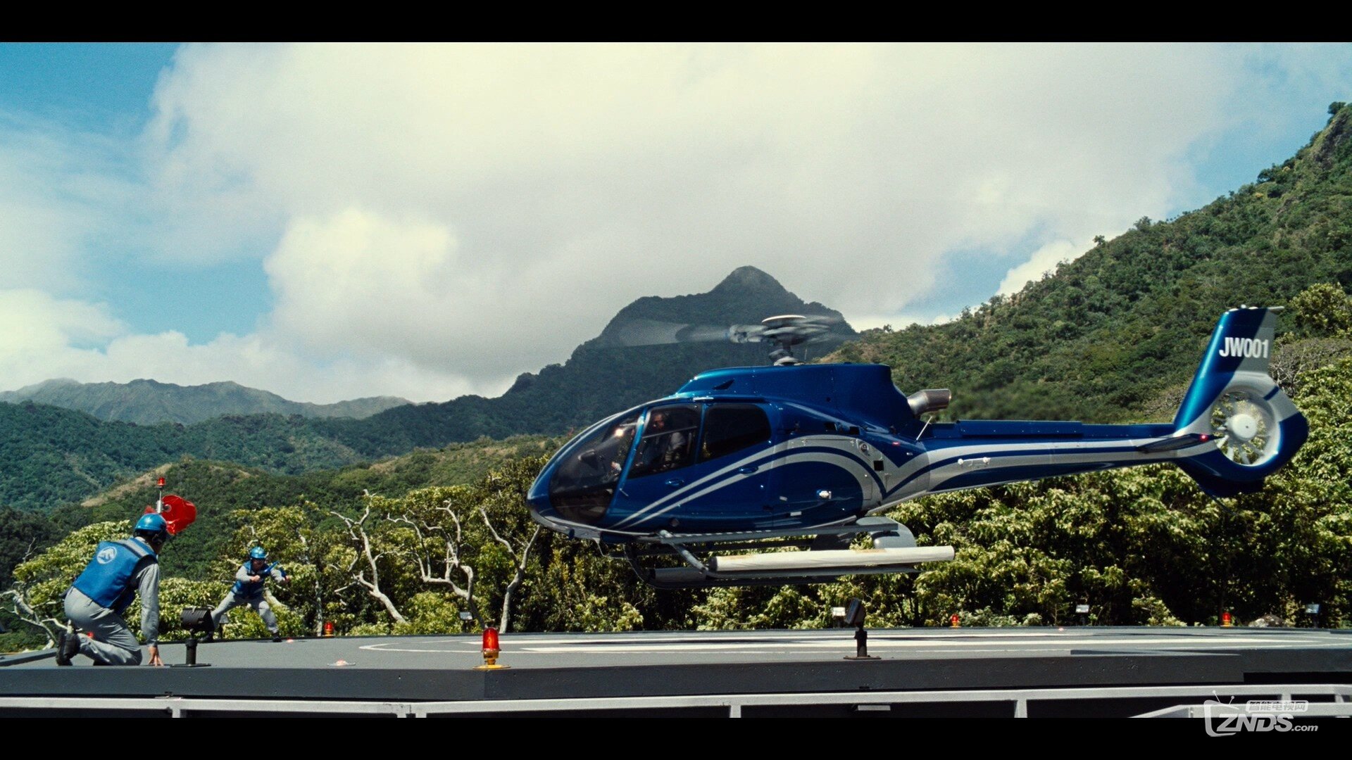 Jurassic.World.2015.1080p.BluRay.REMUX.AVC.DTS-HD.MA.7.1-RARBG.mkv_20160331_210119.281.jpg