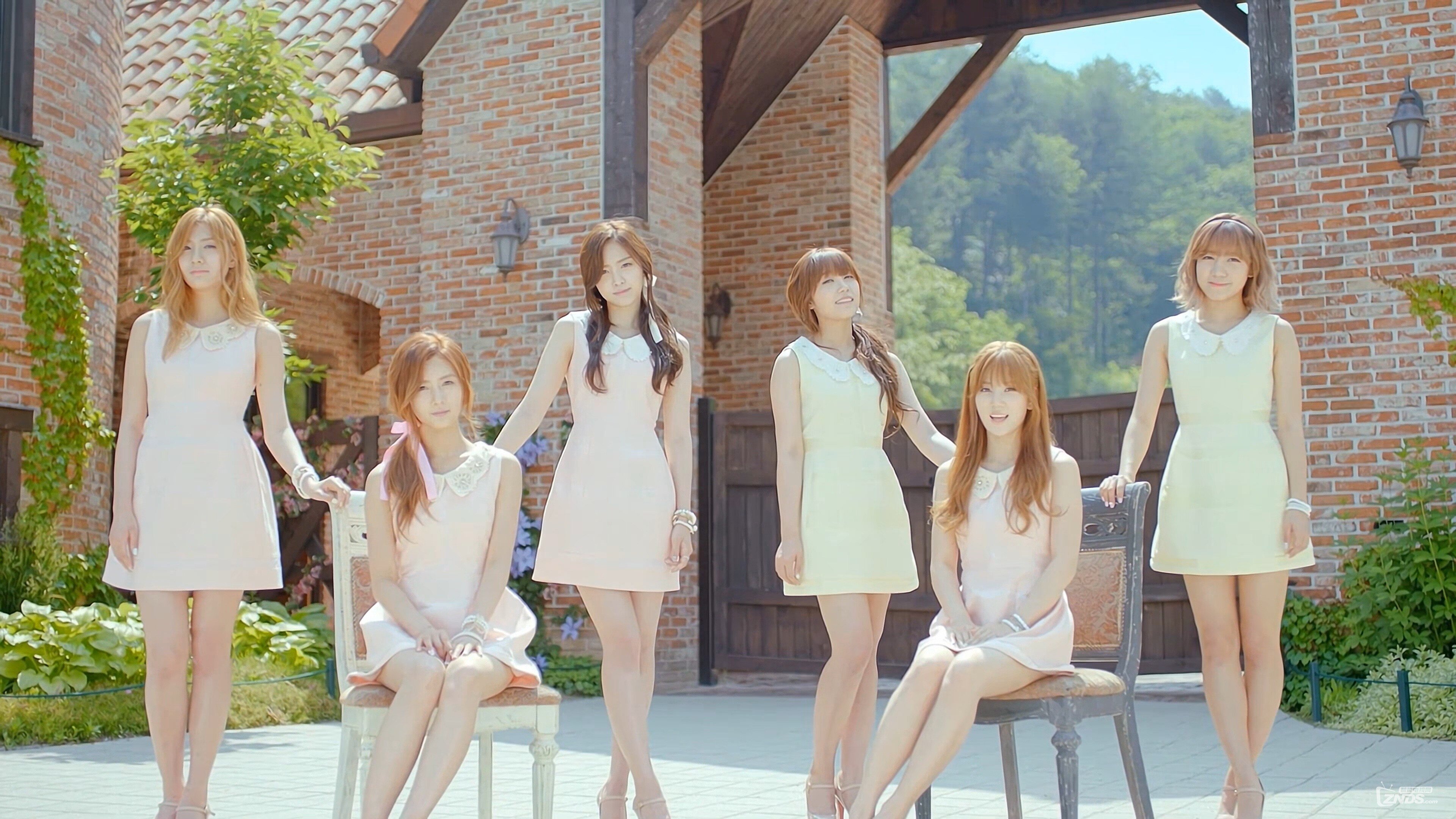 [MV] Apink - Secret Garden 2160p 60fps.mp4_20160606_100551.285.jpg