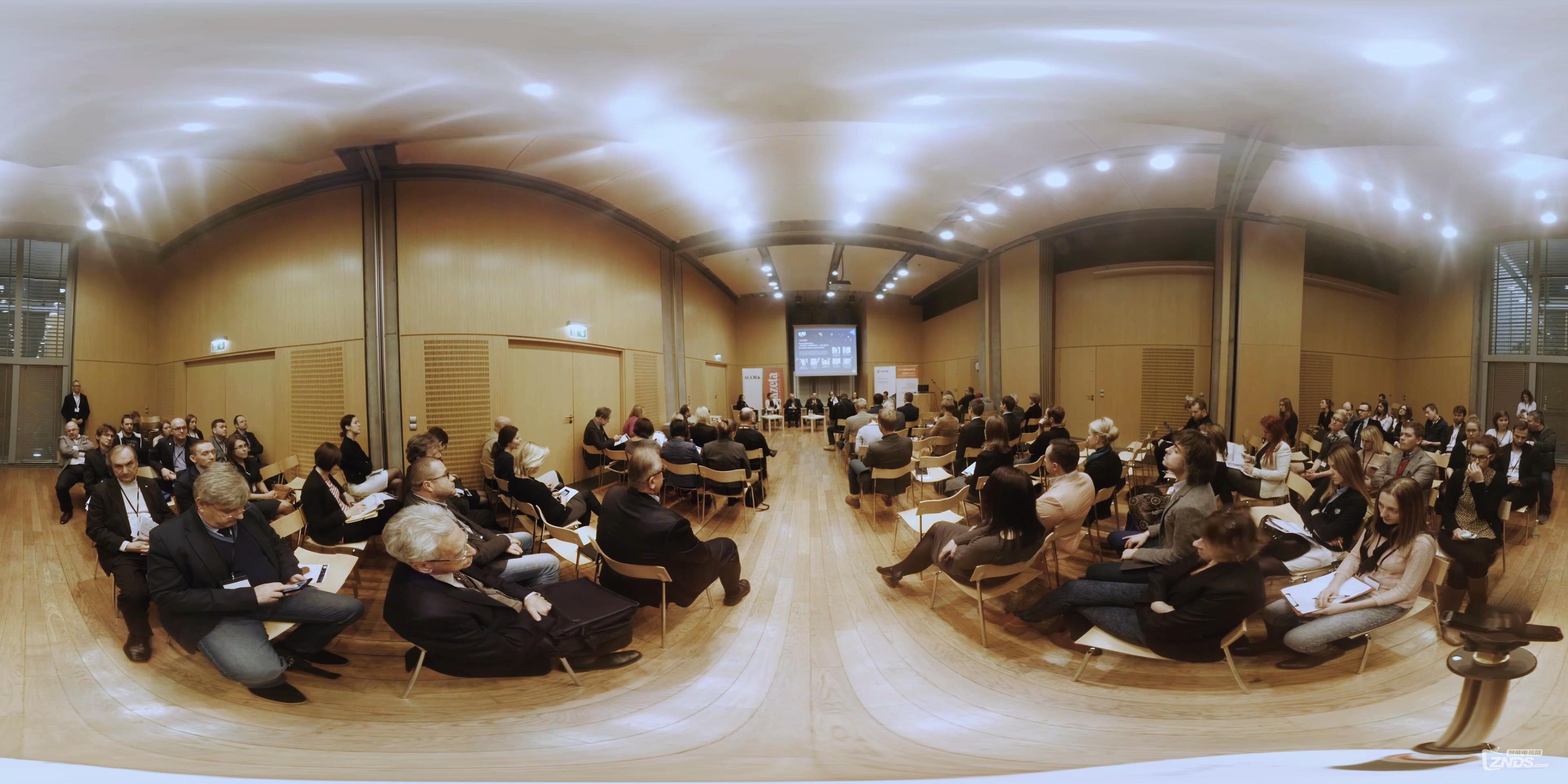 【360度VR全景视频】iLab 2015创新实验室