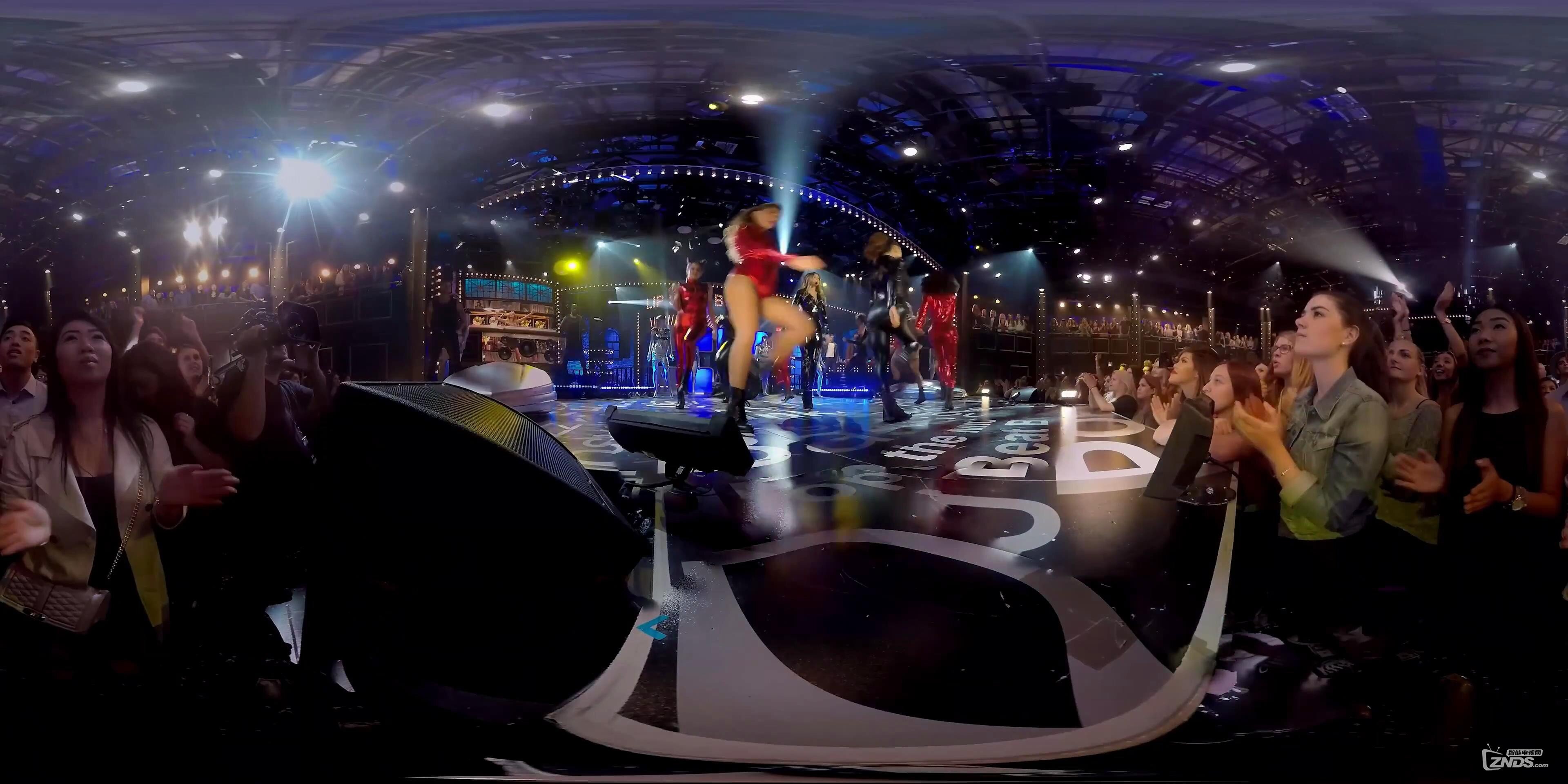 Gigi Hadid-Larger Than Life (360° VR Video)- Lip Sync Battle_2160P_20160709120108.JPG