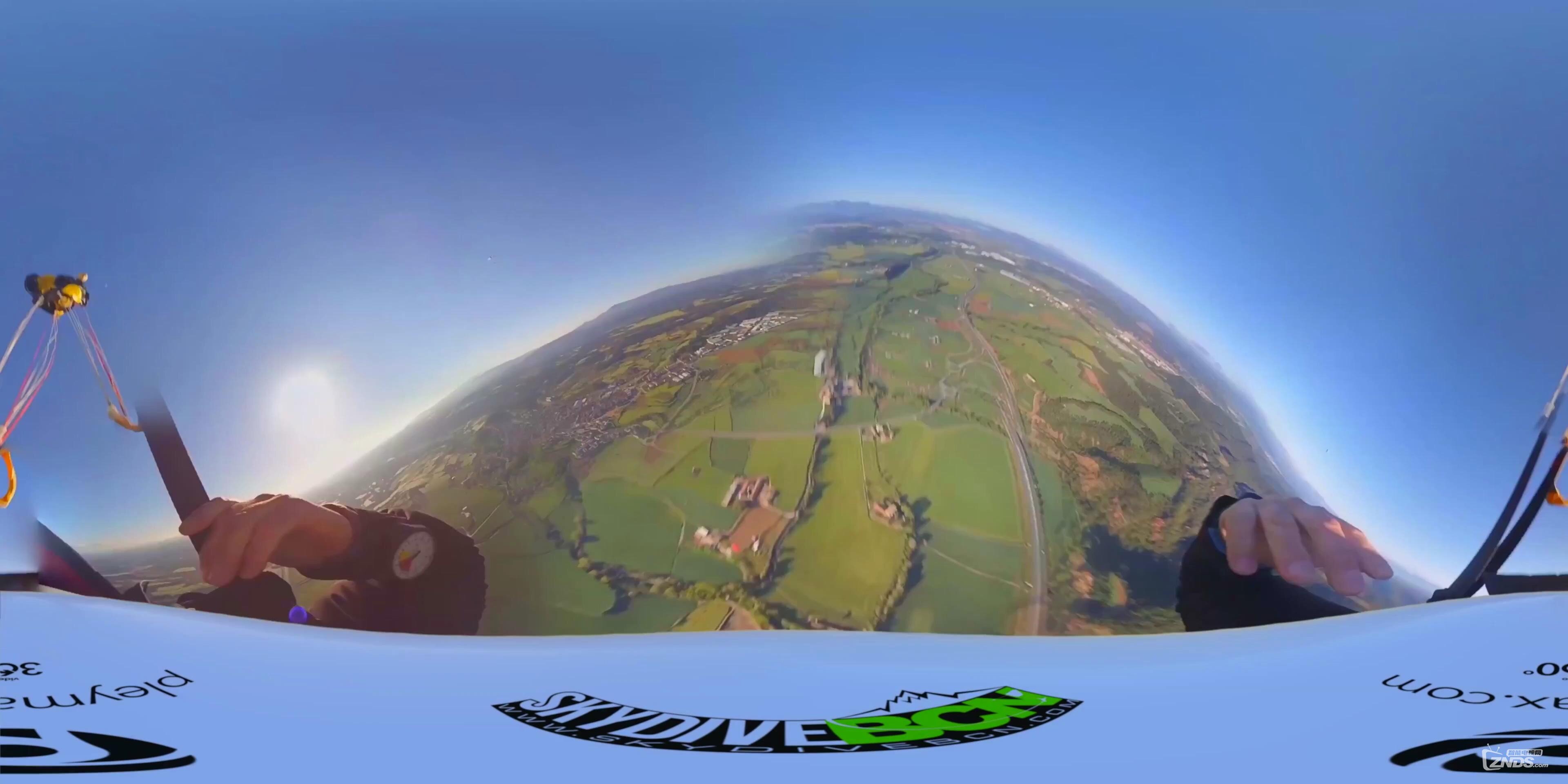 Skydiving in 360o VR.mp4_201671122392.JPG