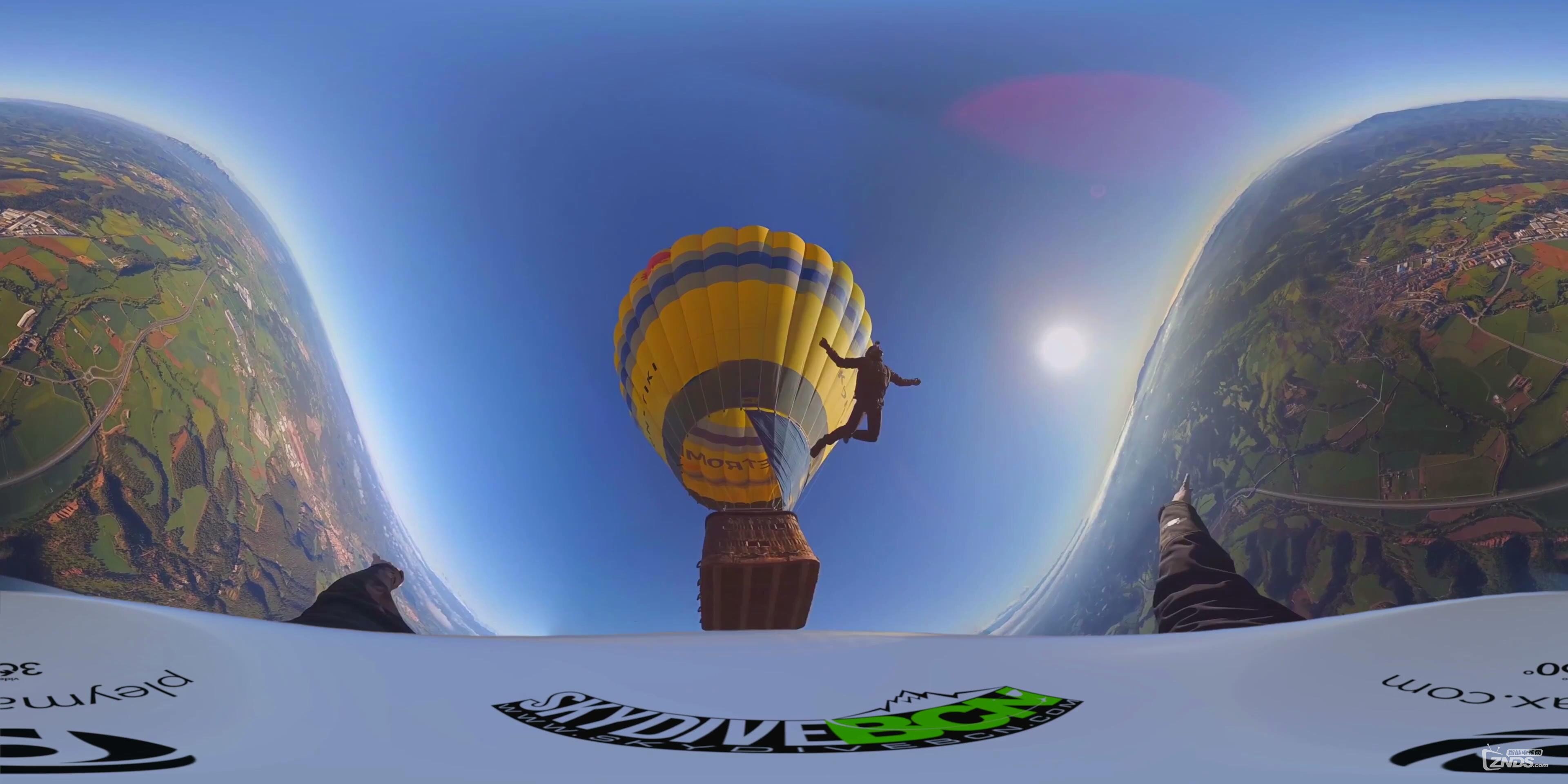 Skydiving in 360o VR.mp4_2016711223856.JPG