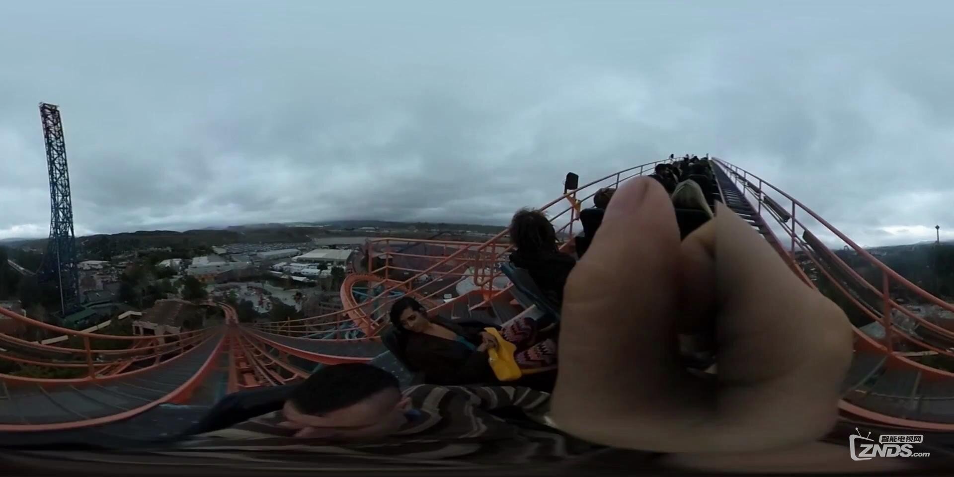 360 Virtual Reality Roller Coaster Experiance.mp4_2016711224413.JPG