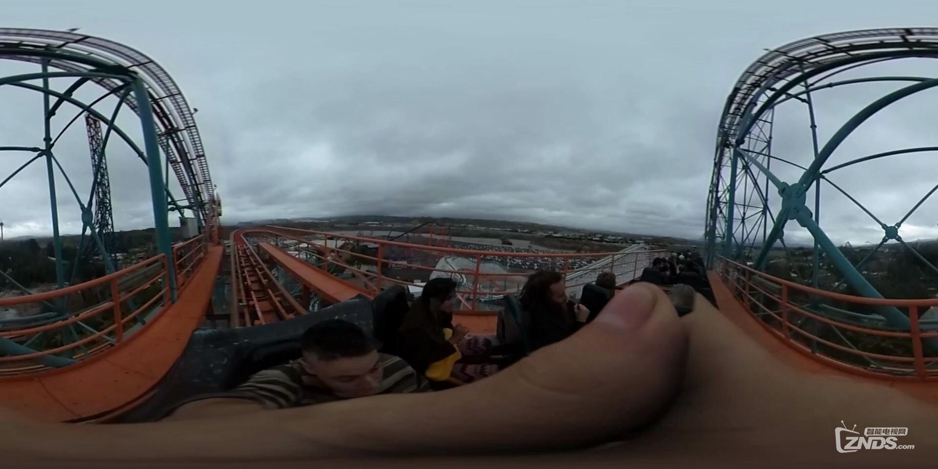 360 Virtual Reality Roller Coaster Experiance.mp4_2016711224419.JPG