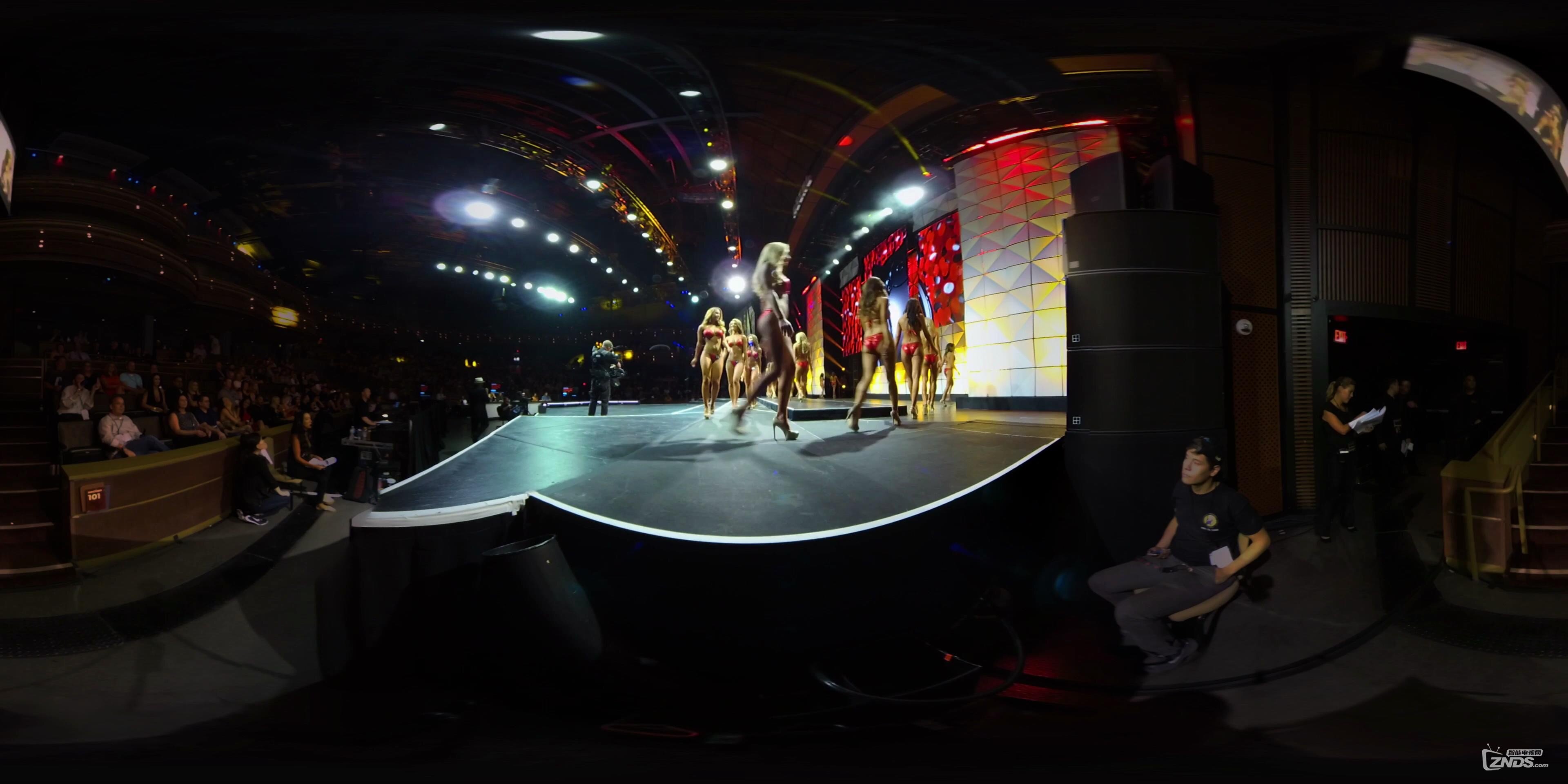 2016 Hooters International Bikini Pageant - 360-Degree Video.mp4_2016731112553.JPG