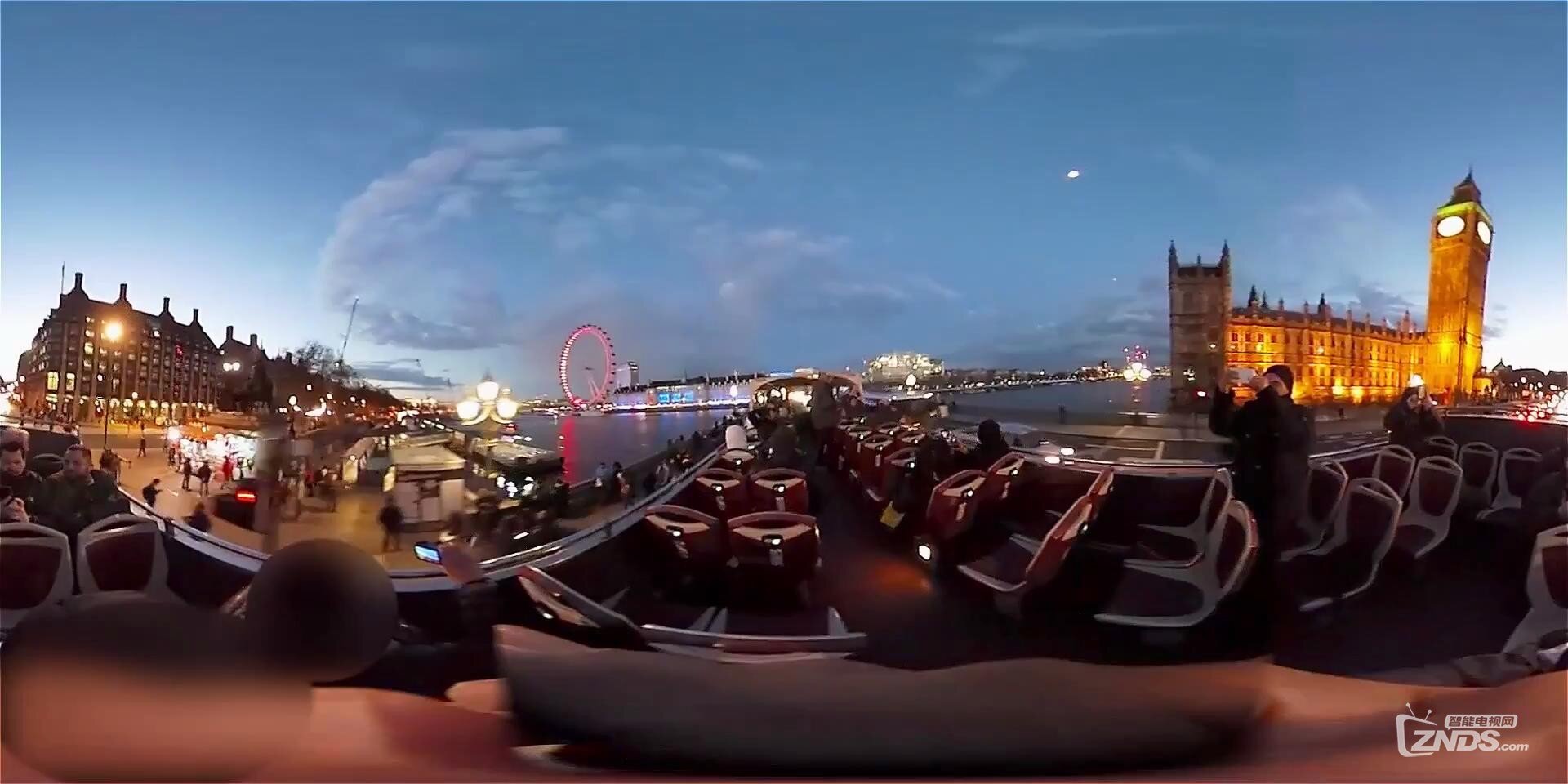 360° VR Video London Bus Night Tour (1)_201681522823.JPG
