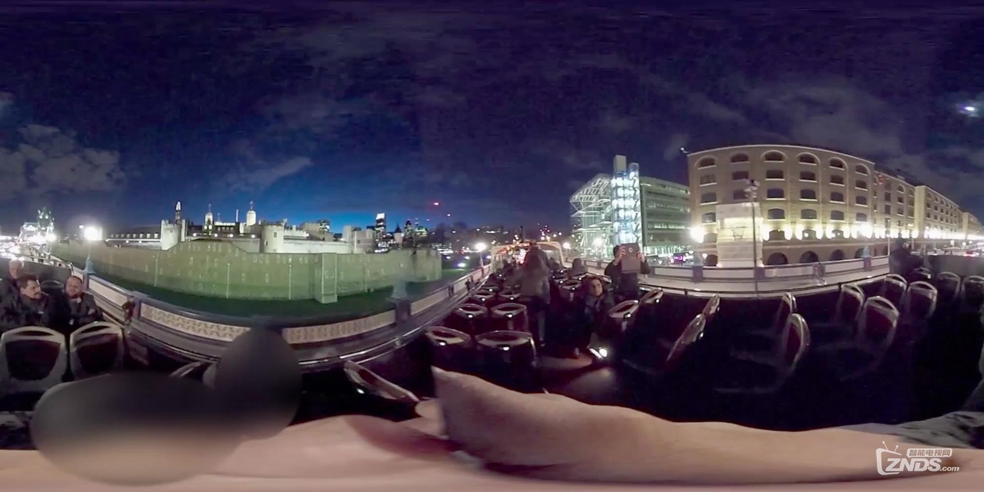 360° VR Video London Bus Night Tour (1)_201681522831.JPG