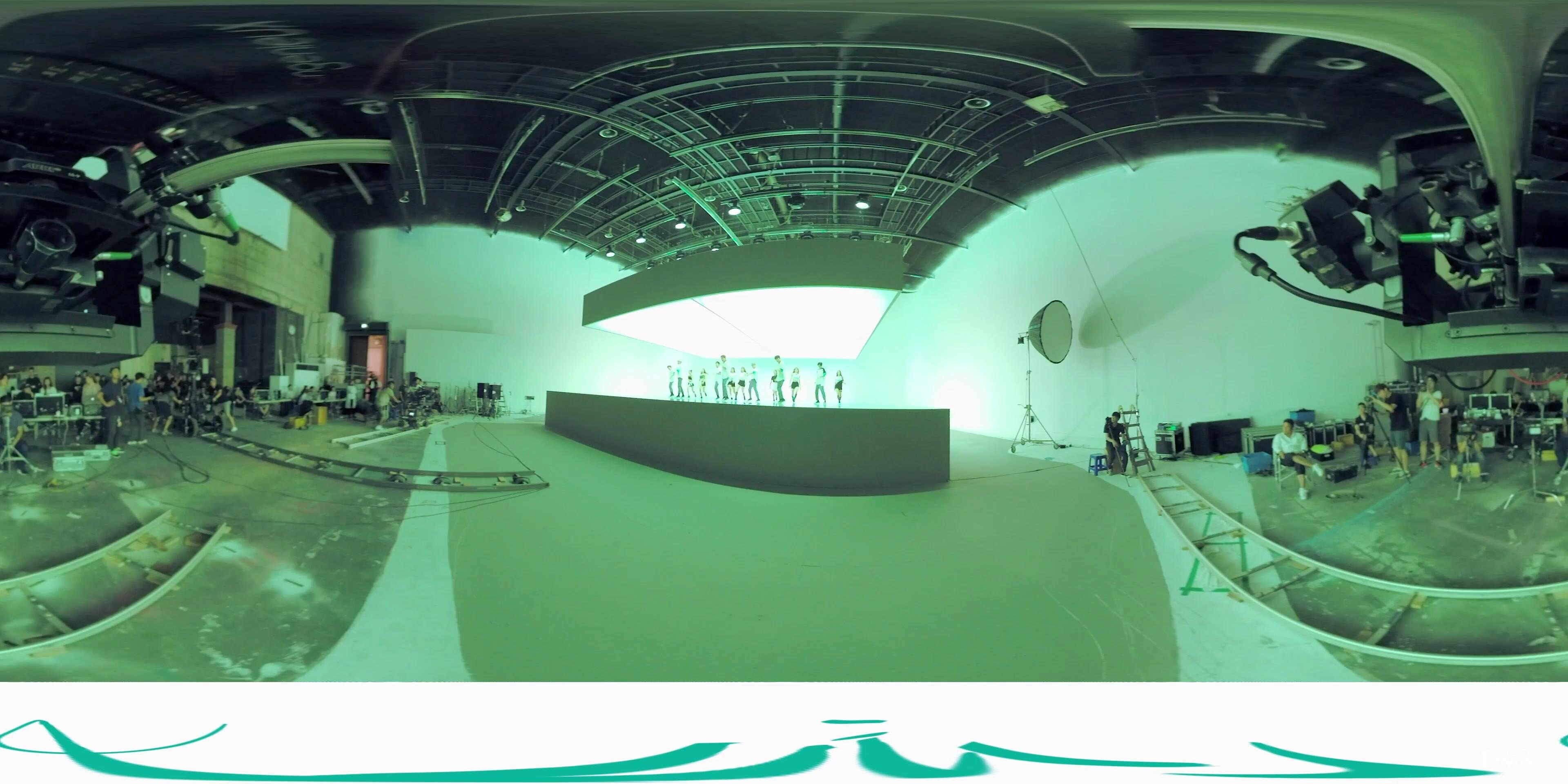 [Y?] ????? X ???? _ Do Better MV (360o ver.)_2016822122048.JPG