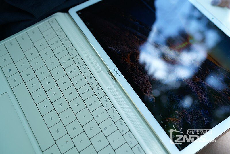 华为MateBook，详解平板上的PC时代