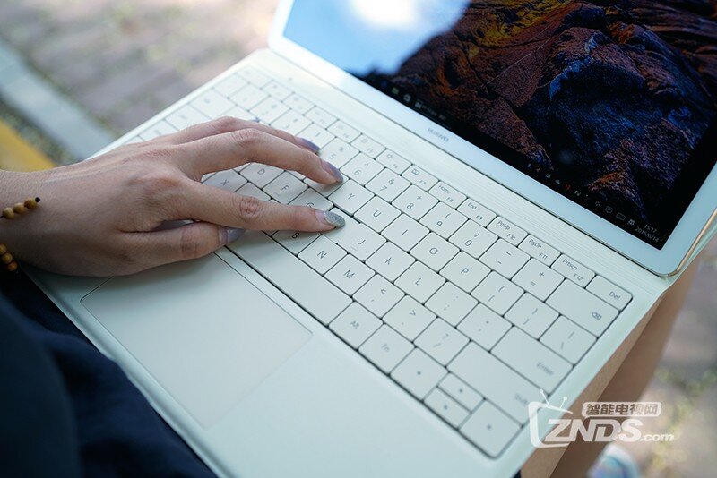 华为MateBook，详解平板上的PC时代
