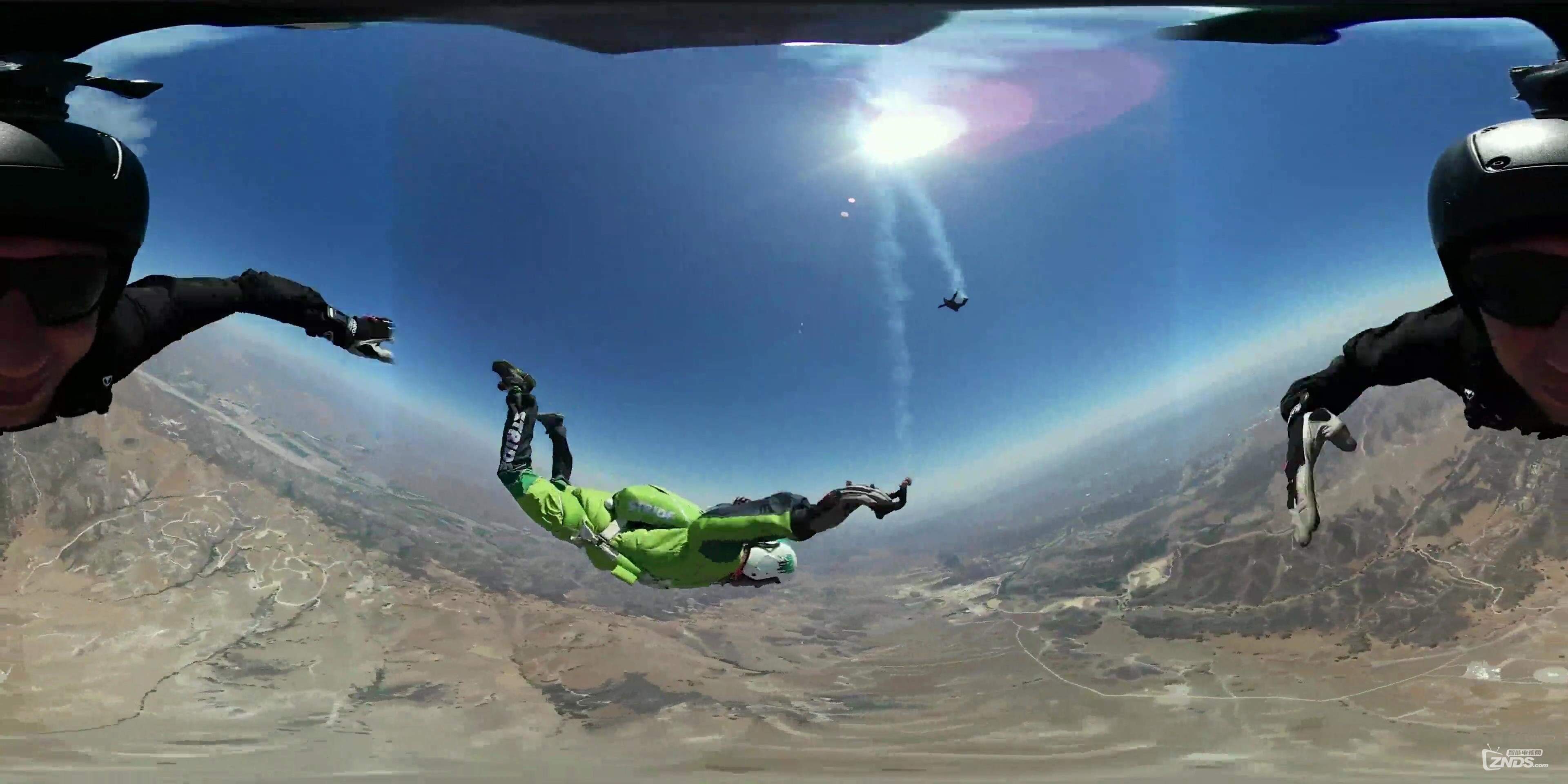 360度vr全景视频跳伞运动员无伞跳下太玩命