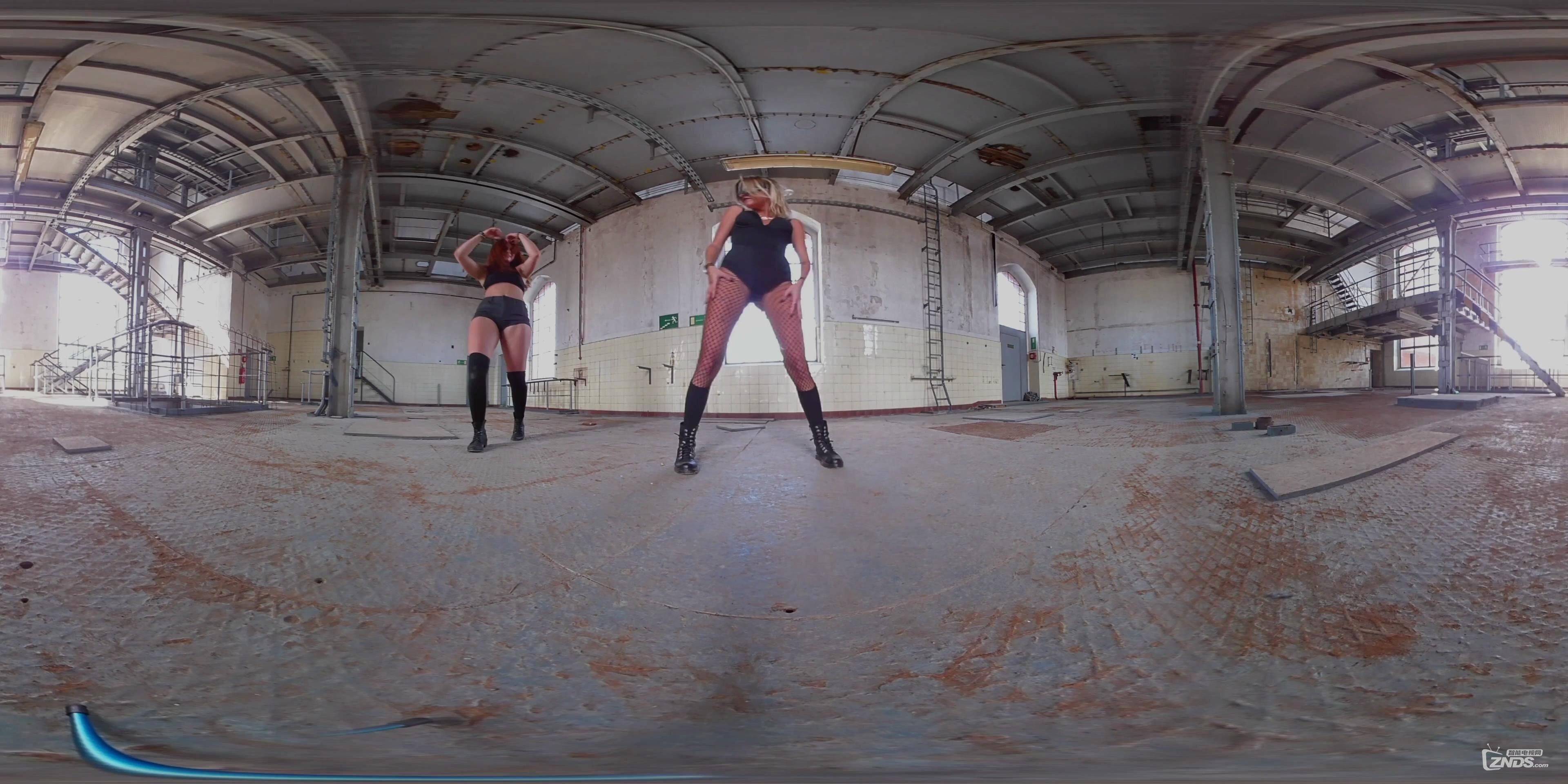 Giantess Video sexy dance VR 360 Video Foot Crush 360°_201683115363.JPG